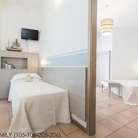 Hotel Roxy & Beach Cesenatico Esterno foto