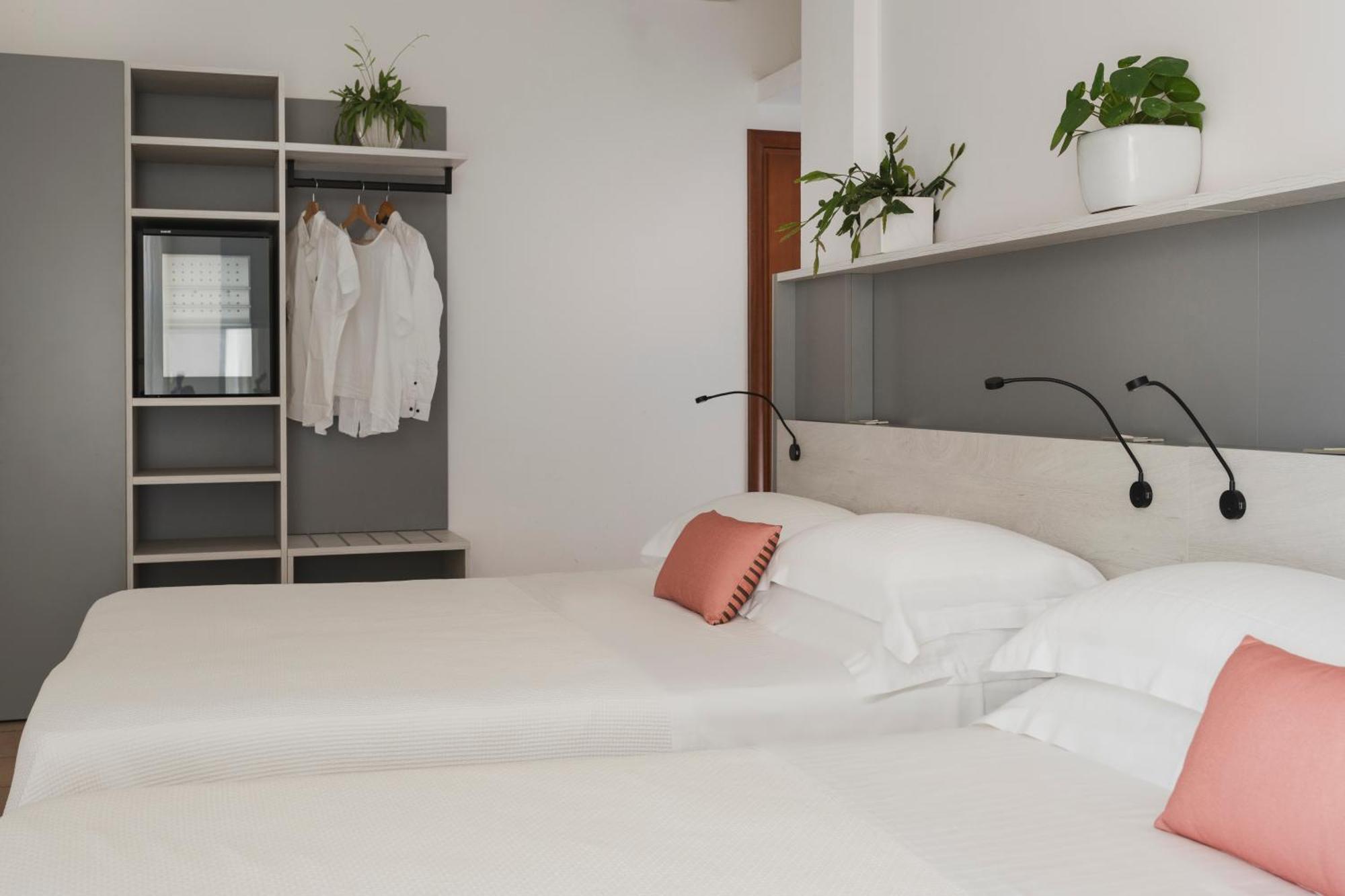 Hotel Roxy &